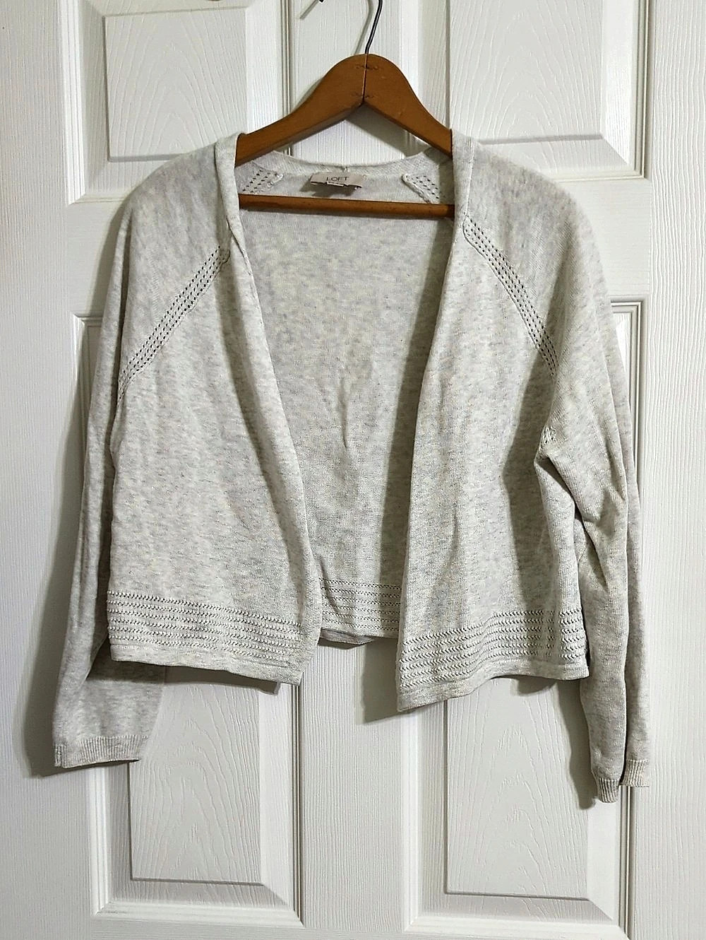 LOFT Outlet Gray Cropped Knit Sweater Size Large Like New